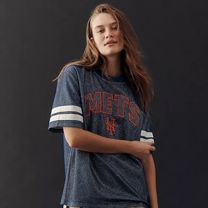 Mets Graphic Tee in Navy with Orange Logo